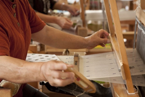 Kumejima tsumugi silk - Production Process